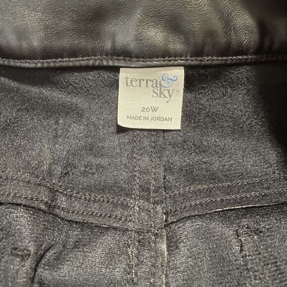 Terra & Sky Faux Leather Pencil Skirt Midi Black High Rise Slim Fit Size 20W - Picture 8 of 9